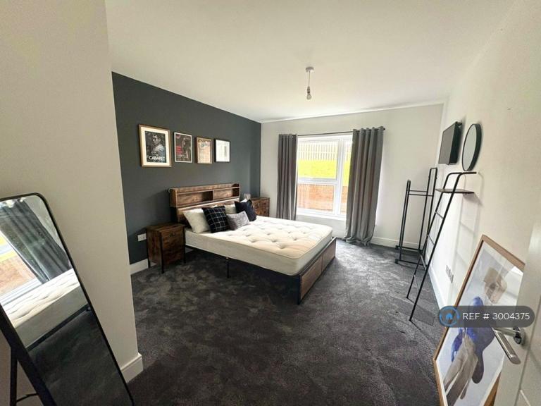 2 bedroom flat in Well Court, Erith, DA8 (2 bed) (#3004375)