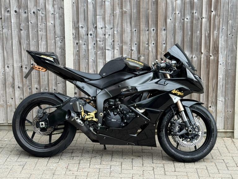 KAWASAKI NINJA ZX6R 2011 (11) SUPER SPORT + NICE EXTRAS + M4 EXHAUST 