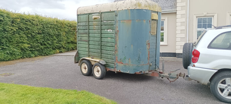 horse trailer /horsebox