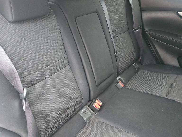 2015 Nissan Qashqai 1.2 DIG-T n-tec SUV 5dr Petrol Manual 2WD Euro 6 (s/s) (115 ps) Petrol Manual