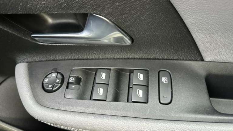 2022 Vauxhall Mokka 1.2 Turbo Elite Premium SUV 5dr Petrol Manual Euro 6 (s/s) (100 ps) Manual Ha...