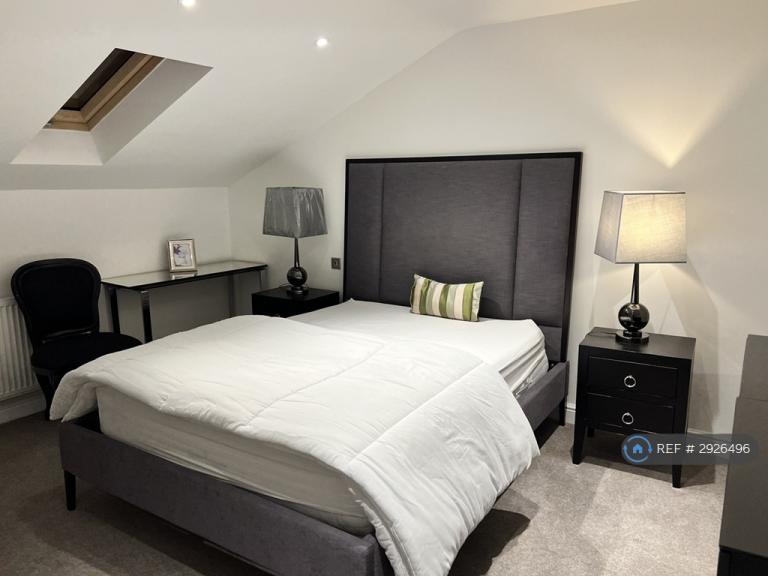 1 bedroom in Millrace Close, Cheadle, SK8 (#2926496)