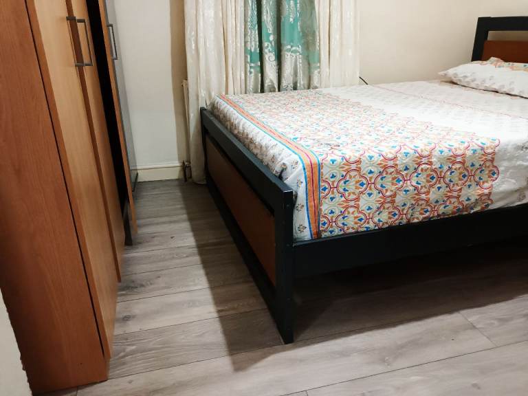 Double room to let for short term