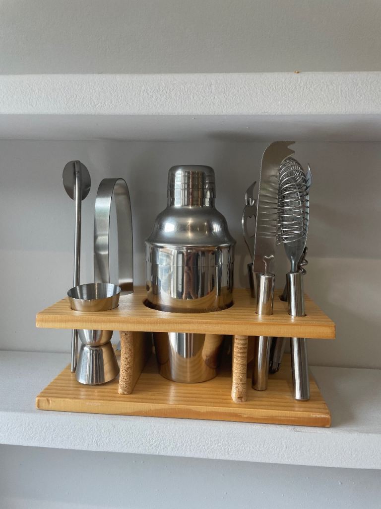 Cocktail Shaker Set with Wooden Stand – As Good As New