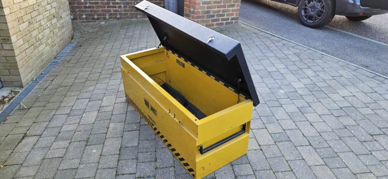 Van vault