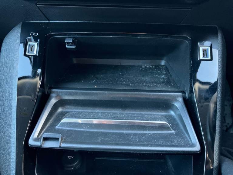 2022 Peugeot 2008 1.2 PureTech Allure Premium 5dr Estate PETROL Manual