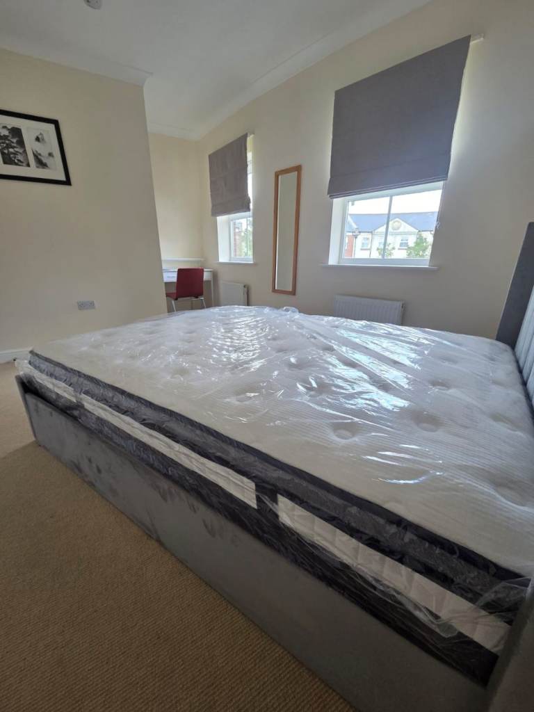 Immaculate Furnished Double Room in Redhouse