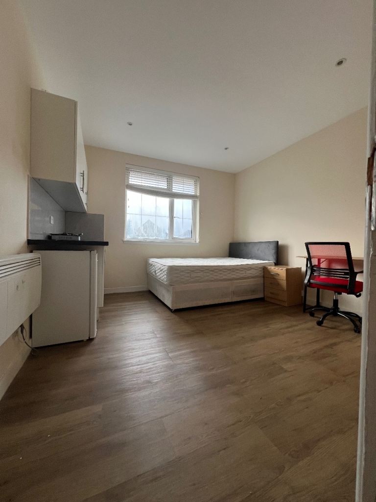 Spacious studio 5, Temple Fortune, NW11
