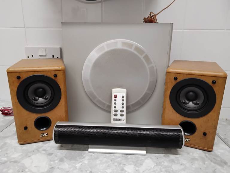 Subwoofer + satellites 2.1