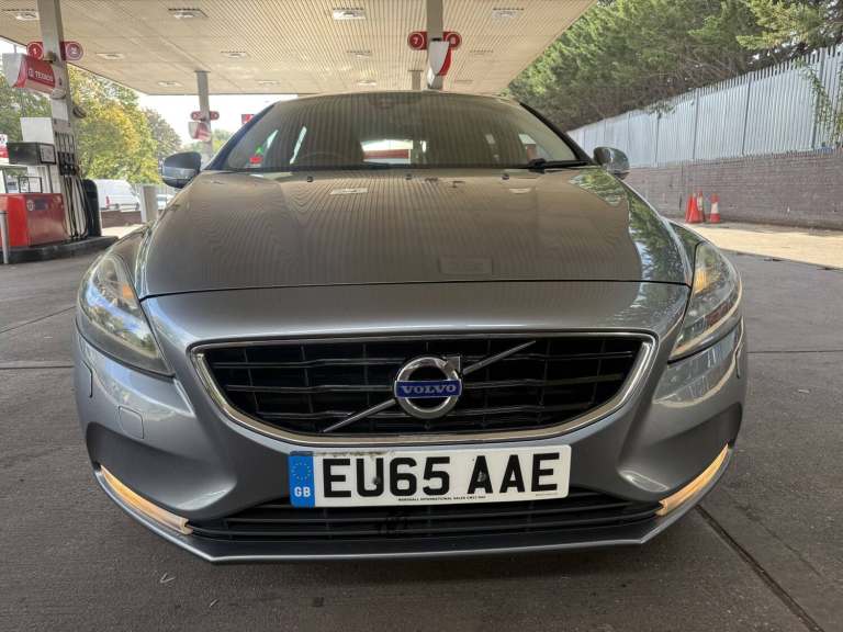 2015 Volvo V40 T2 [122] SE 5dr HATCHBACK PETROL Manual