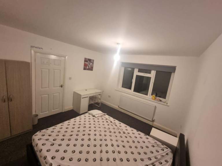  Furnished Double Room. Available for couples. All Bills Including. Quite Location.