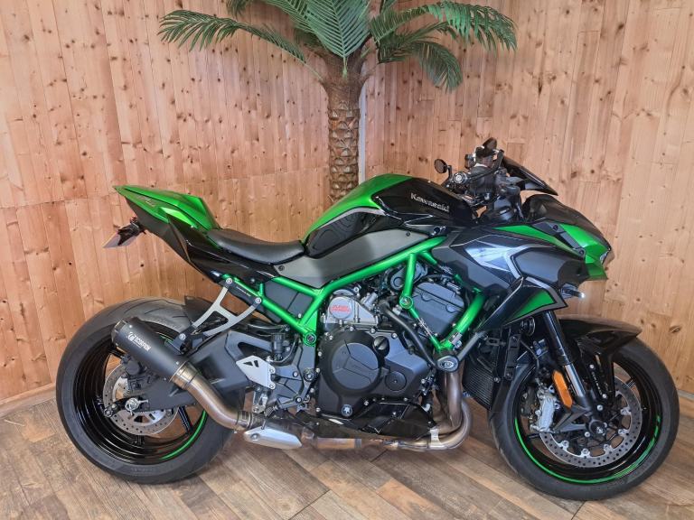 KAWASAKI ZH2 - ONE OWNER - ONLY 769 - IMMACULATE CONDITION +++EXTRA'S
