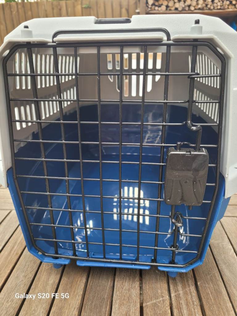 PET TRANSPORT BOX CAGE CARRIER FOR CAT OR SMALL DOG USED ONE TRIP
