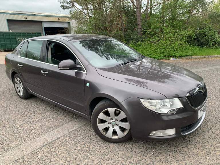 2011 SKODA SUPERB G-LINE 1.6 TDI - £35 ROAD TAX - 64 MPG