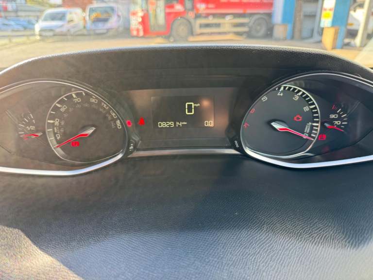 PEUGEOT 308 1.2 PureTech GPF Allure 2018