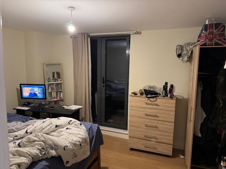 Room to share with student
