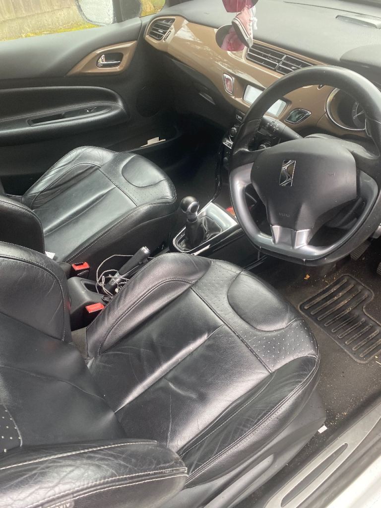 Citroen, DS3, Hatchback, 2011, Manual, 1560 (cc), 3 doors