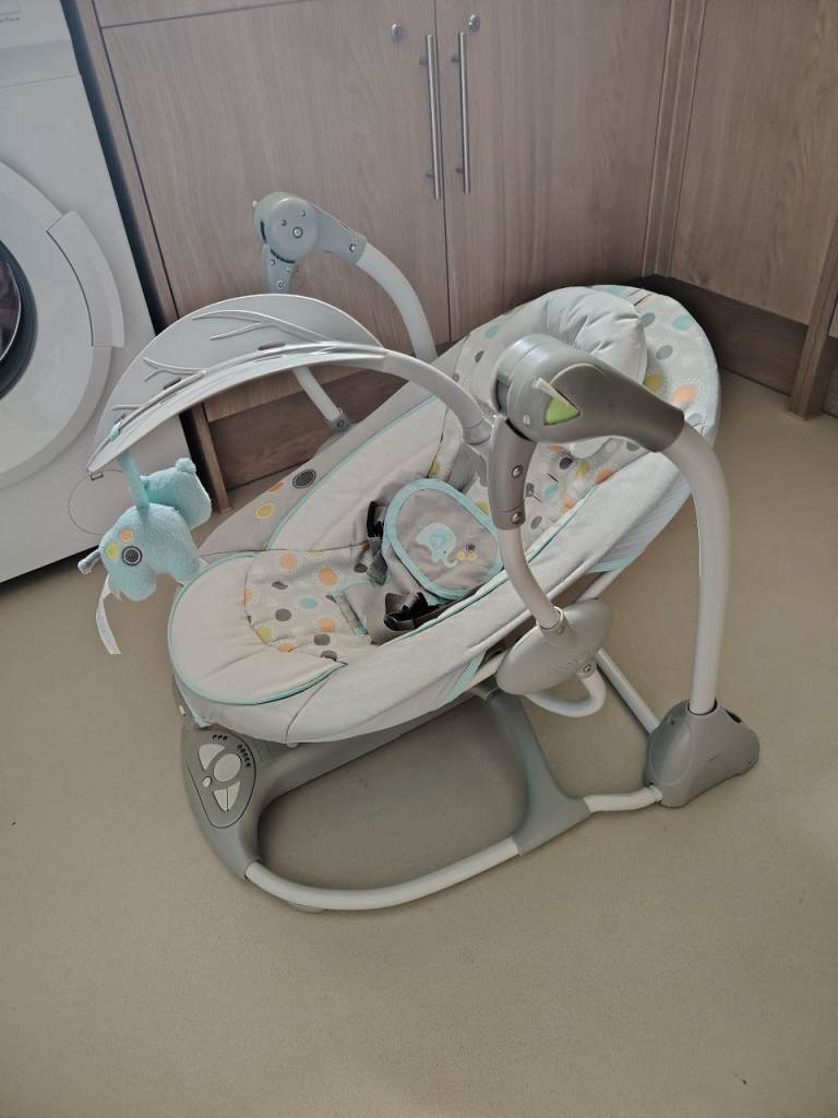 Baby bouncer control rocker