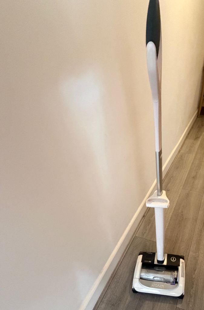 Gtech AirRam Platinum Cordless Vacuum Cleaner with accessories – Great condition. Collection Only