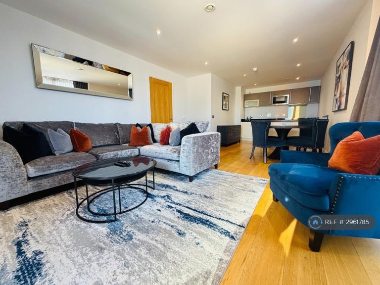 2 bedroom flat in Watermans Place, Leeds, LS1 (2 bed) (#2961785)
