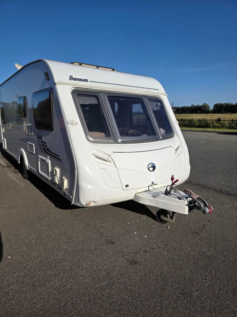 SWIFT IONA KNOWEPARK FIXED BED CARAVAN