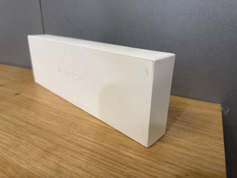 Apple Watch series 11 GPS 46MM jet black brandnew sealed 1 year warranty 