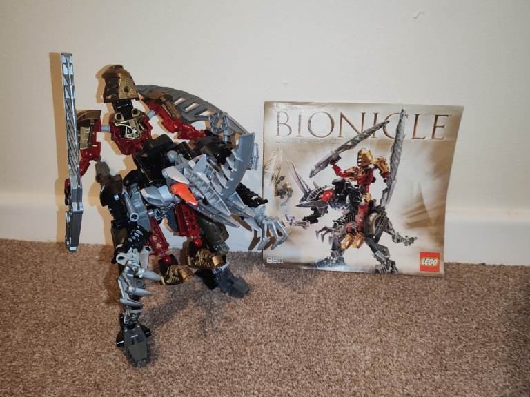 Lego Bionicle Toa Lhikan and Kikanalo 