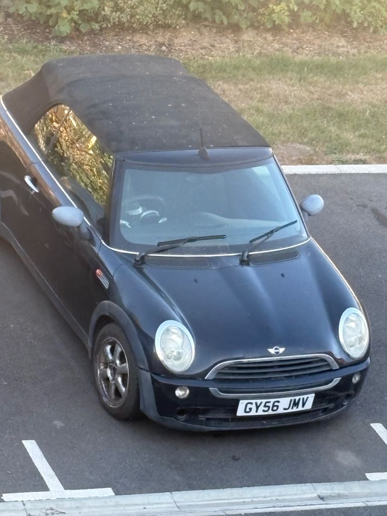 MINI COOPER CONVERTIBLE (06) reg 12 months mot 