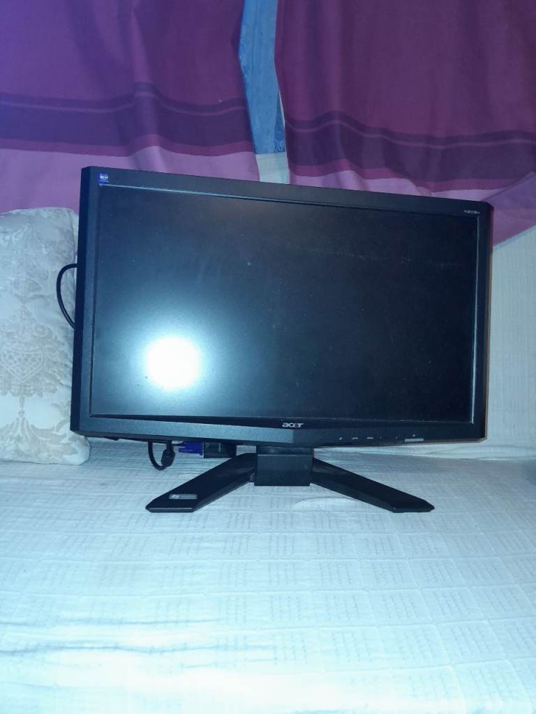 19 inch monitior for sale 