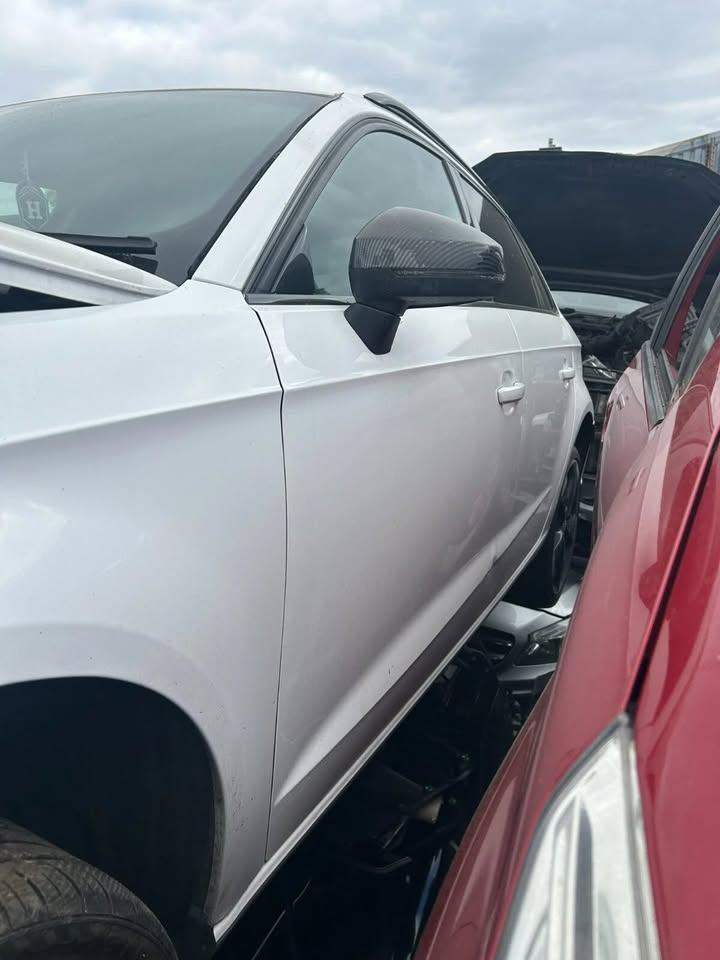 2013-2020 AUDI A3 S3 8V HATCHBACK PASSENGER NEAR SIDE FRONT DOOR WHITE LY9C BARE