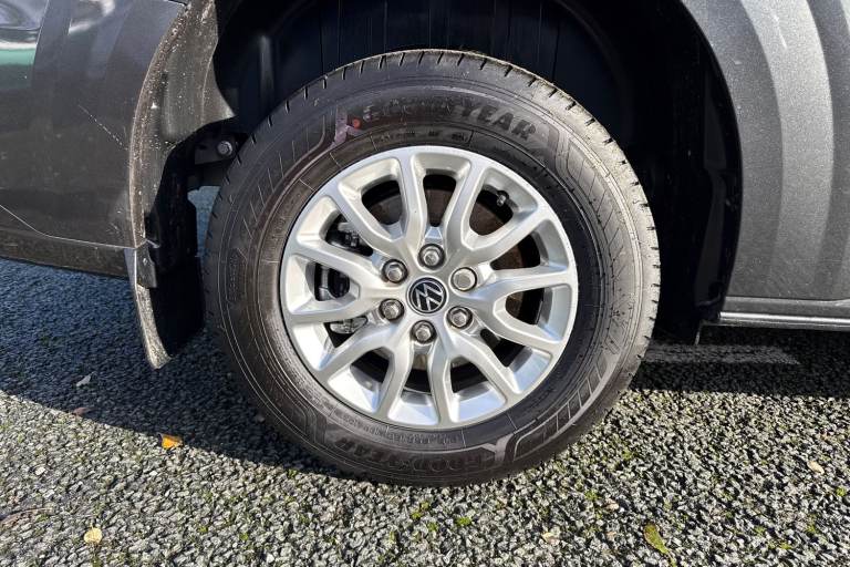 2025 Volkswagen Transporter 2.0 TDI T28 Commerce Pro FWD SWB Euro 6 (s/s) 5dr Van DIESEL Manual