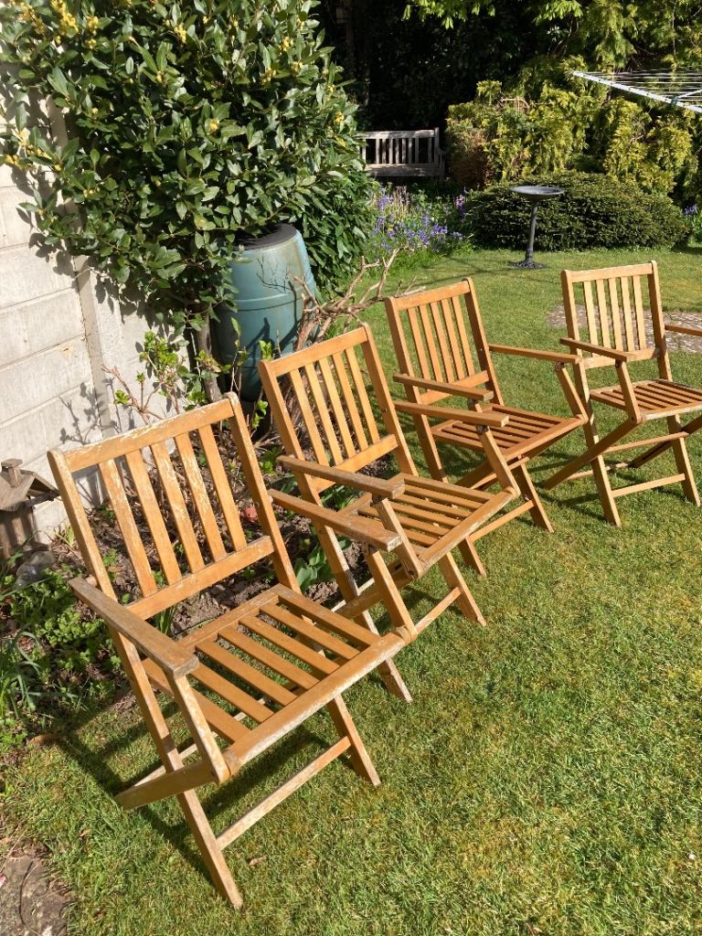 Set of 4 Wooden Folding Garden Chairs – Fair Condition
