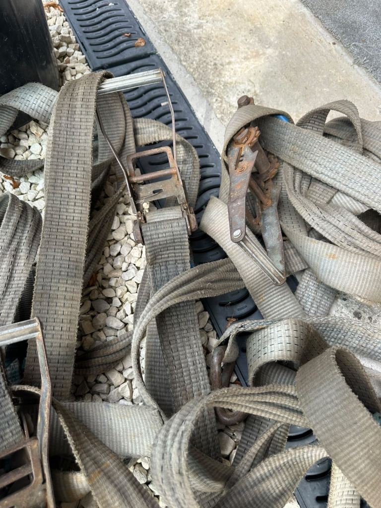 Set of 4 used transporter straps 