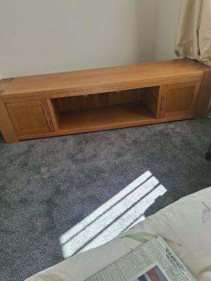 NEXT DIRECTORY, Solid Oak TV Unit with Storage – Excellent Condition