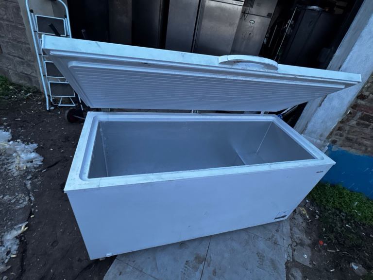 Commercial chest freezer fully working cafe shop restaurant 