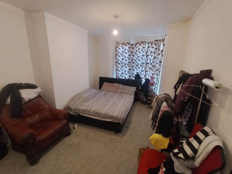 1 Double bedroom shared house
