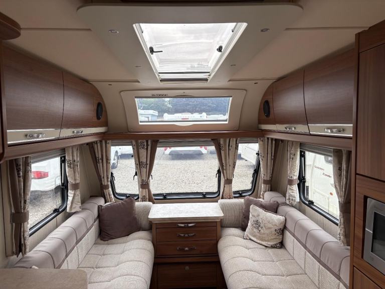 ELDDIS AFFINITY 530 - 3 BERTH CARAVAN + AIR CONDITIONING + MOTORMOVER