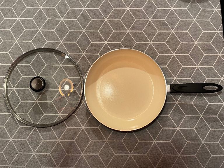 Brabantia aluminium sage 28cm non stick frying pan & Tefal lid
