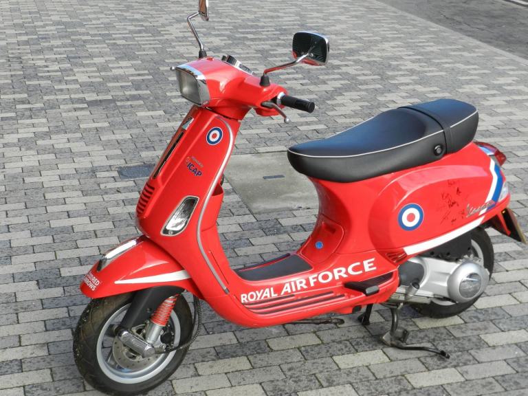 Piaggio Vespa S 125 Red Arrows Special Edition