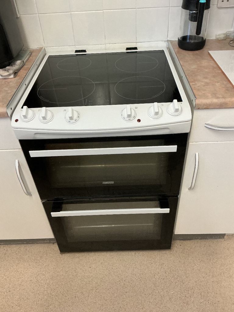 image for Indesit Double Oven with 4 Ring Induction Hob.