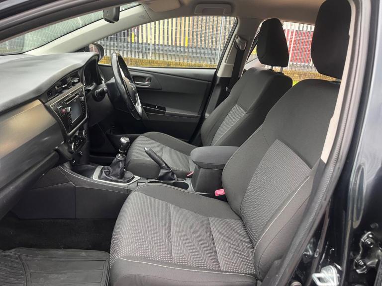2014 Toyota Auris 1.6 V-Matic Icon 5dr HATCHBACK PETROL Manual