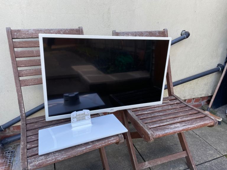JVC 32" LED TV with DVD player