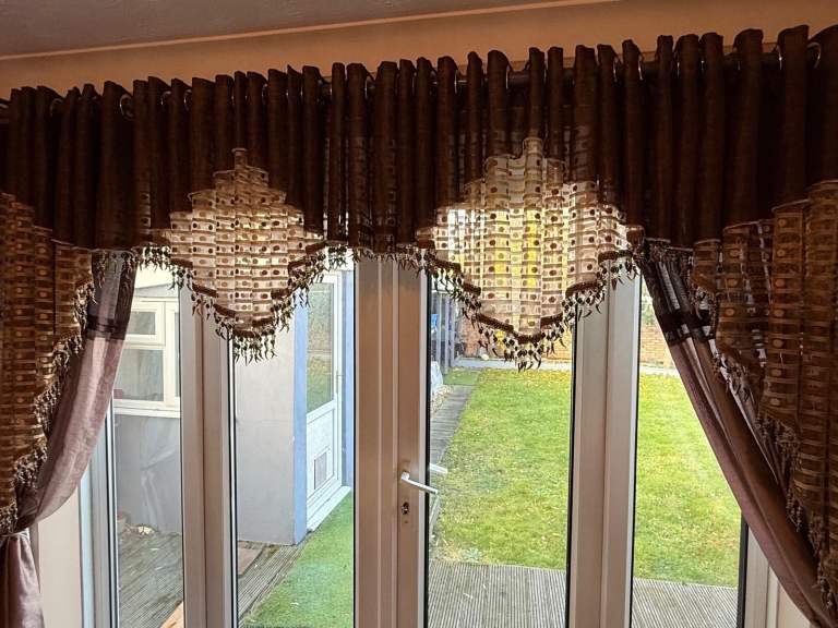 Curtain 