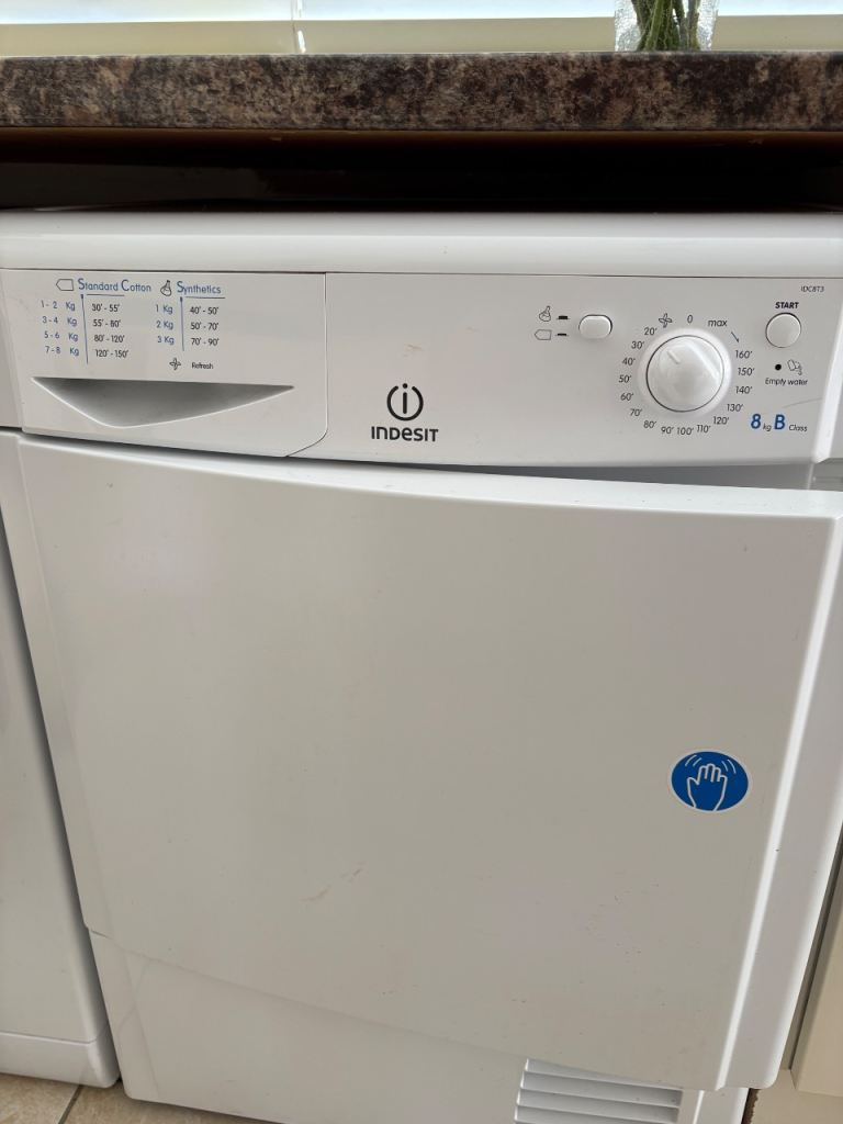 Condenser tumble dryer 