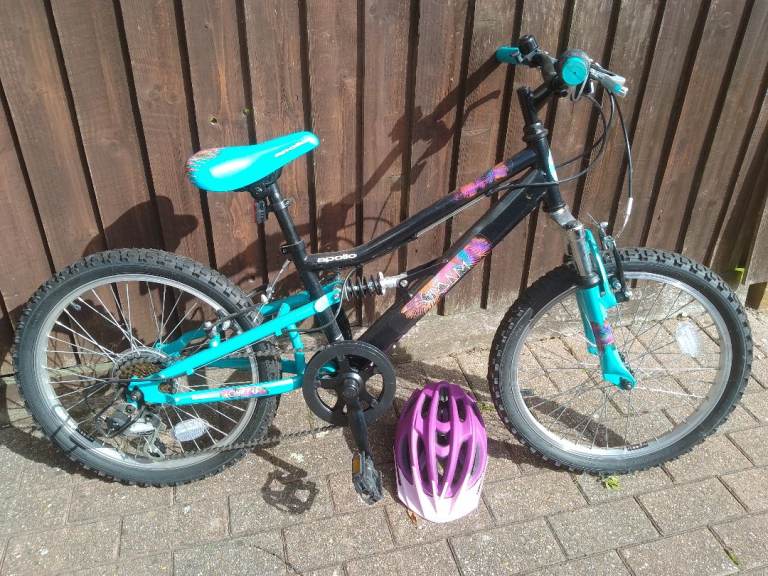 Kids / Childrens / Girls Bike - Apollo Charm Junior Mountain Bike - 20" Wheel with Helmet