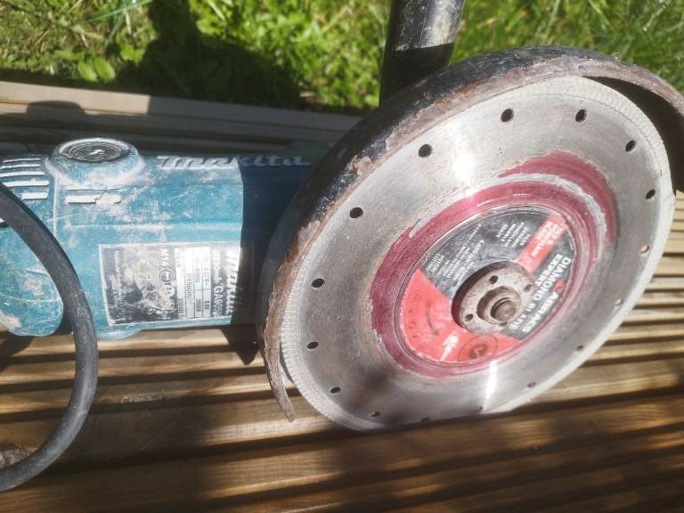 Makita Angle Grinder with Diamond Blade