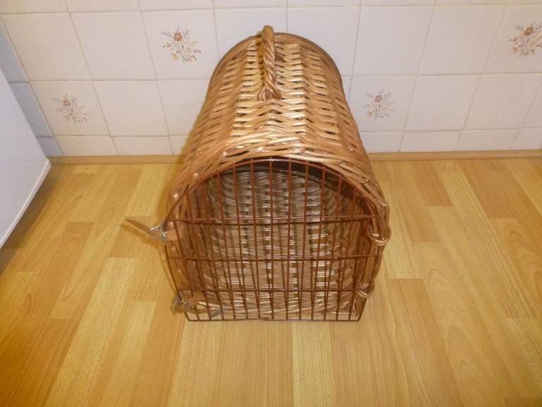 Wicker carrier/basket for cat/dog/pet