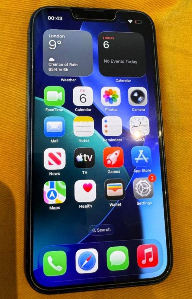 iPhone Apple 14 128gb, Black with glass screen protector. 91% battery life