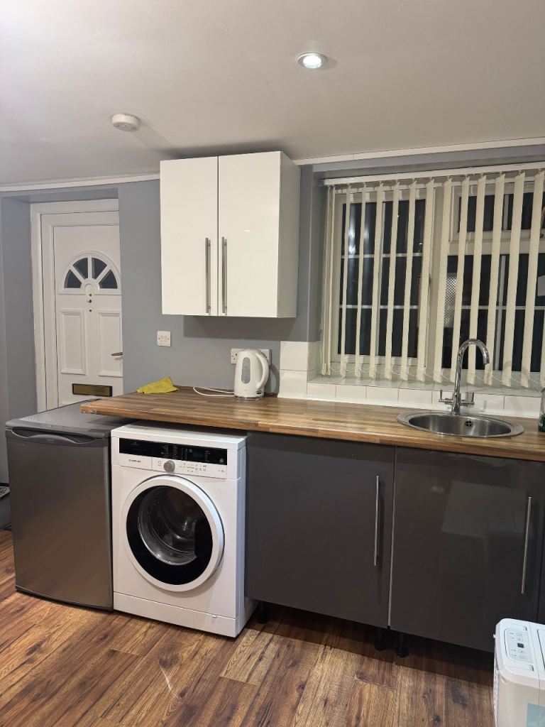 ✨ Fully Furnished 1-Bedroom Garden Studio for Rent ✨