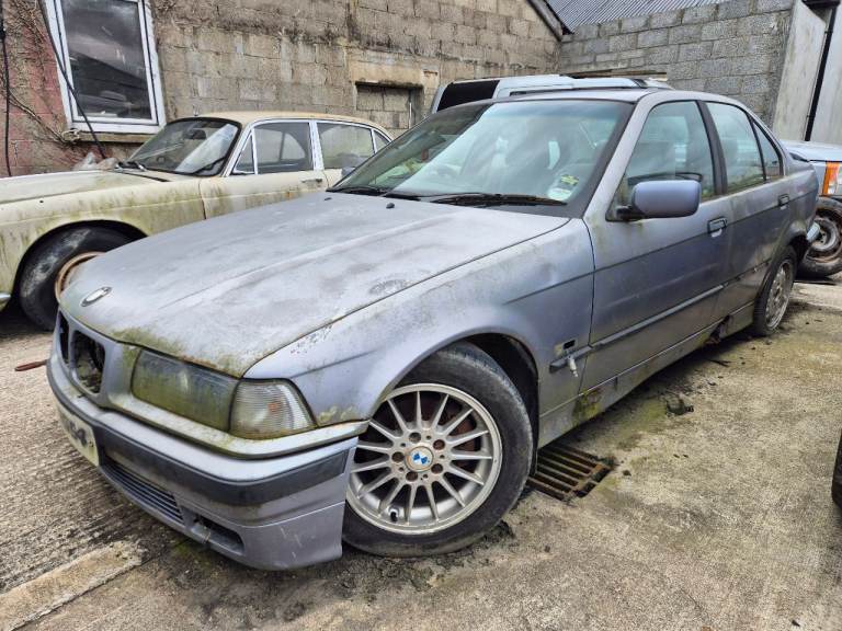 E36 Bmw 325 tds BREAKING PARTS SPARES ONLY 
